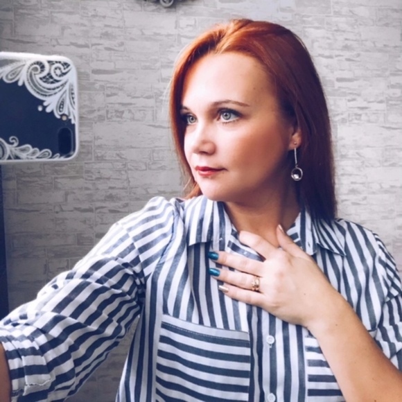 "Sally Loves Her Stripes" (CLOSING CLOSET SALE) - Picture 4 of 5